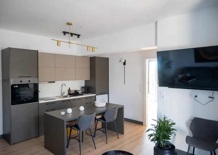 Niobe χαλάρωση με στυλ στο κέντρο αγίων θεοδώρων Agioi Theodoroi (Corinthia)