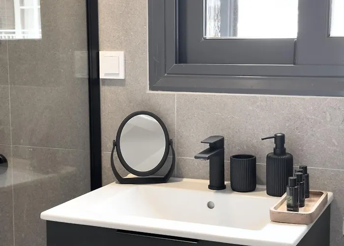 Niobe χαλάρωση με στυλ στο κέντρο αγίων θεοδώρων Agioi Theodoroi (Corinthia)